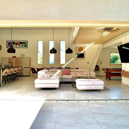 L'etoile De Dan, Piscine, & Jeux Villa Crespian