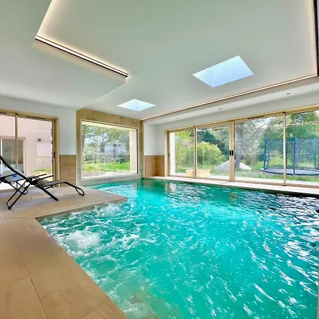 L'etoile De Dan, Piscine, & Jeux